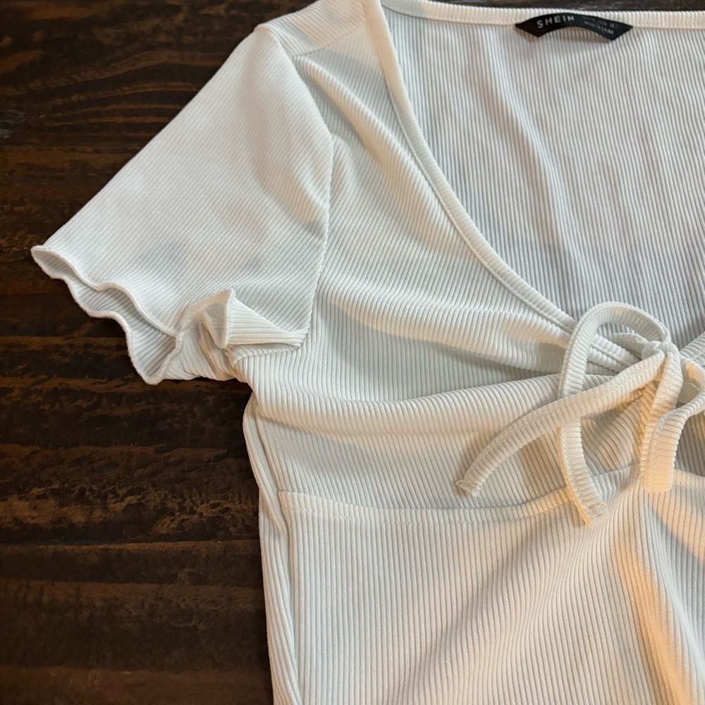 SHEIN White Ribbed Crop Top with Tie-Front - Picture 4 of 5